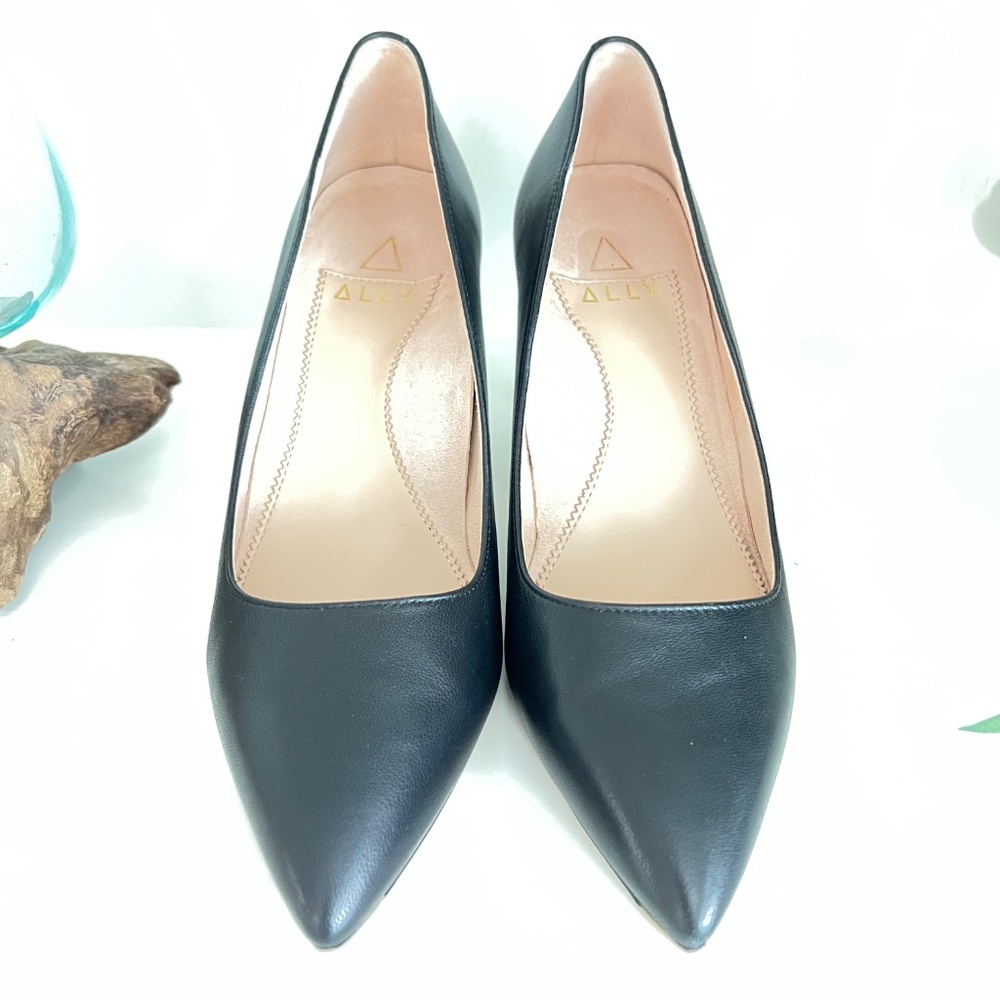 Ally NYC The Classic Pump - Picture 6 of 10